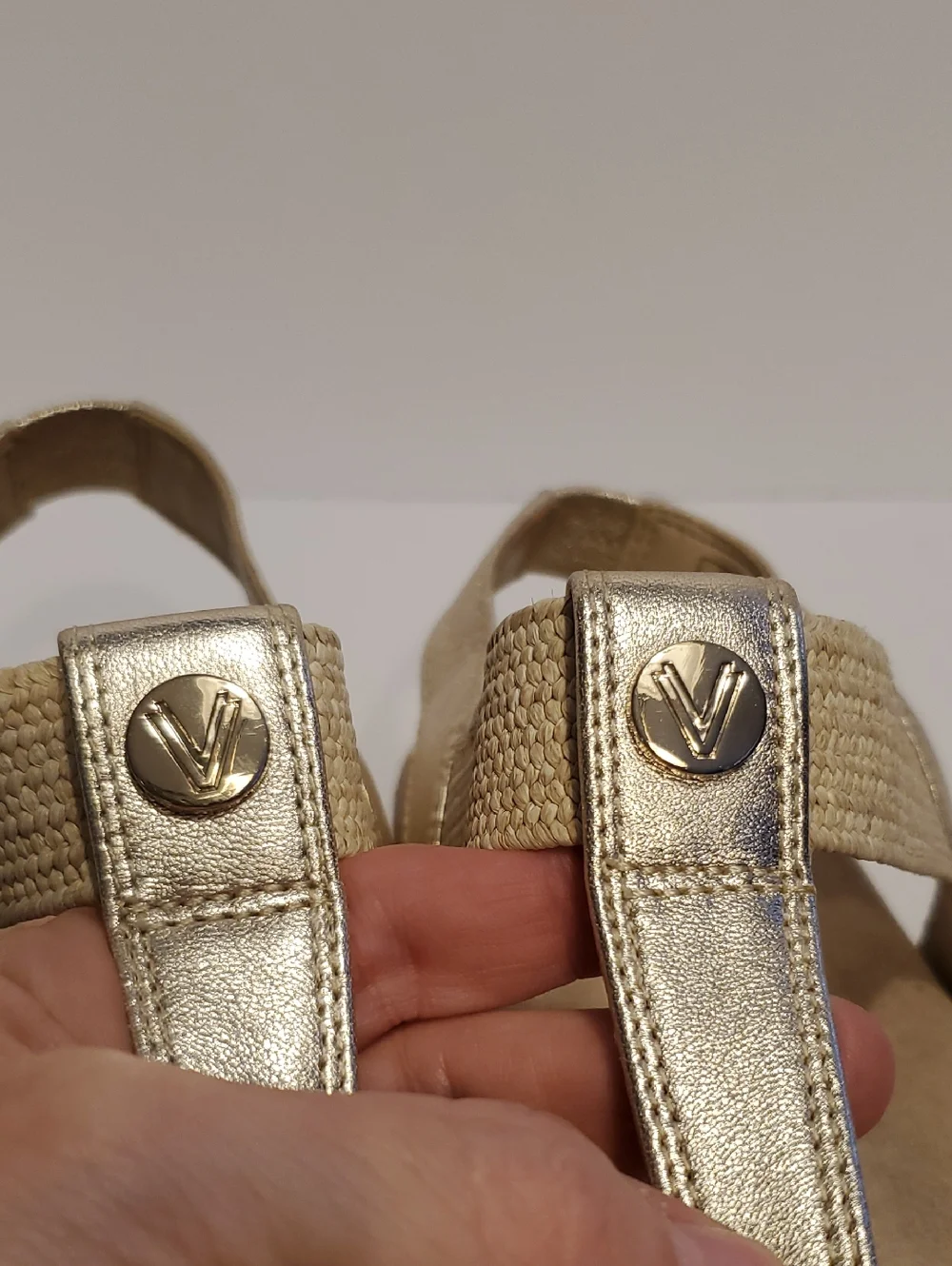 Vionic Brea Gold Metallic Leather Toe Post SlingBack Sandal Size 13 - Picture 8 of 14